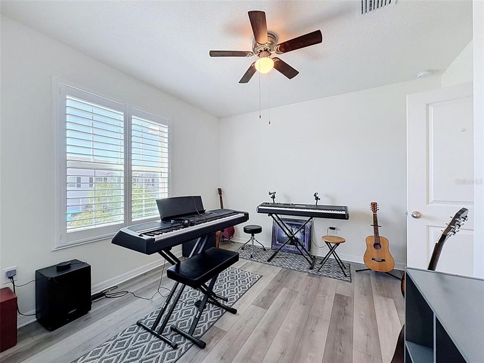 For Sale: $340,000 (3 beds, 2 baths, 1758 Square Feet)