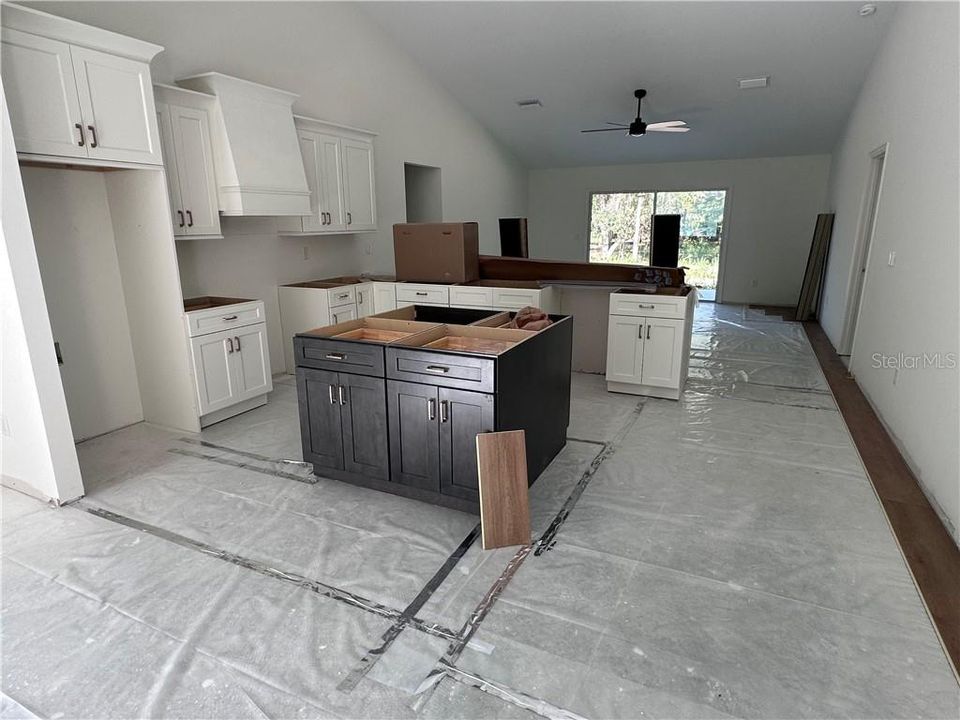 For Sale: $415,000 (4 beds, 2 baths, 1811 Square Feet)