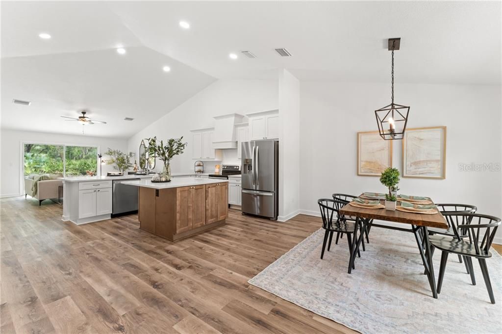 For Sale: $415,000 (4 beds, 2 baths, 1811 Square Feet)