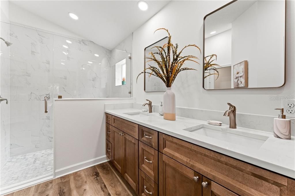 For Sale: $415,000 (4 beds, 2 baths, 1811 Square Feet)