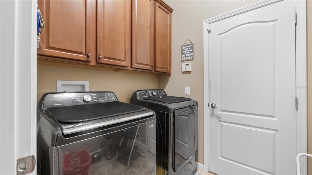 En Venta: $450,000 (5 camas, 3 baños, 2080 Pies cuadrados)