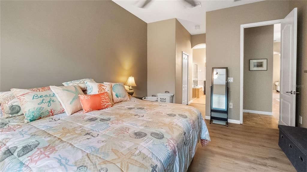 En Venta: $450,000 (5 camas, 3 baños, 2080 Pies cuadrados)