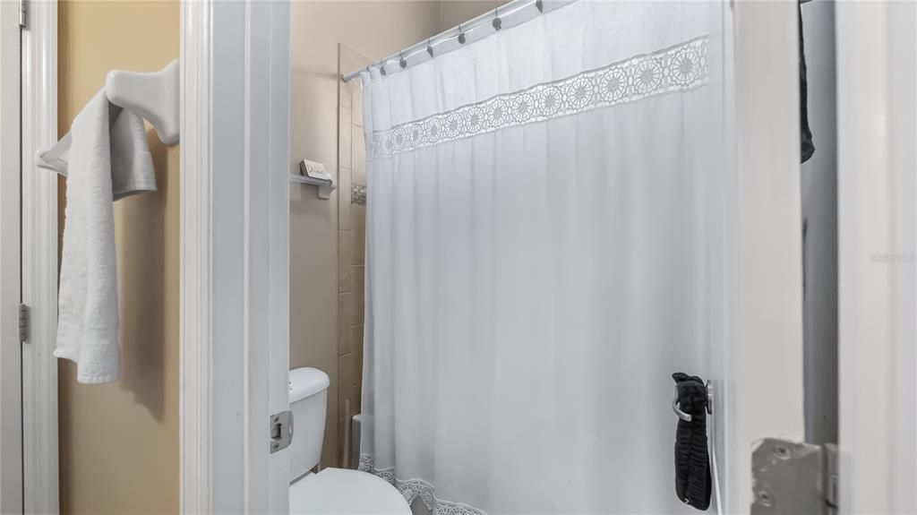En Venta: $450,000 (5 camas, 3 baños, 2080 Pies cuadrados)