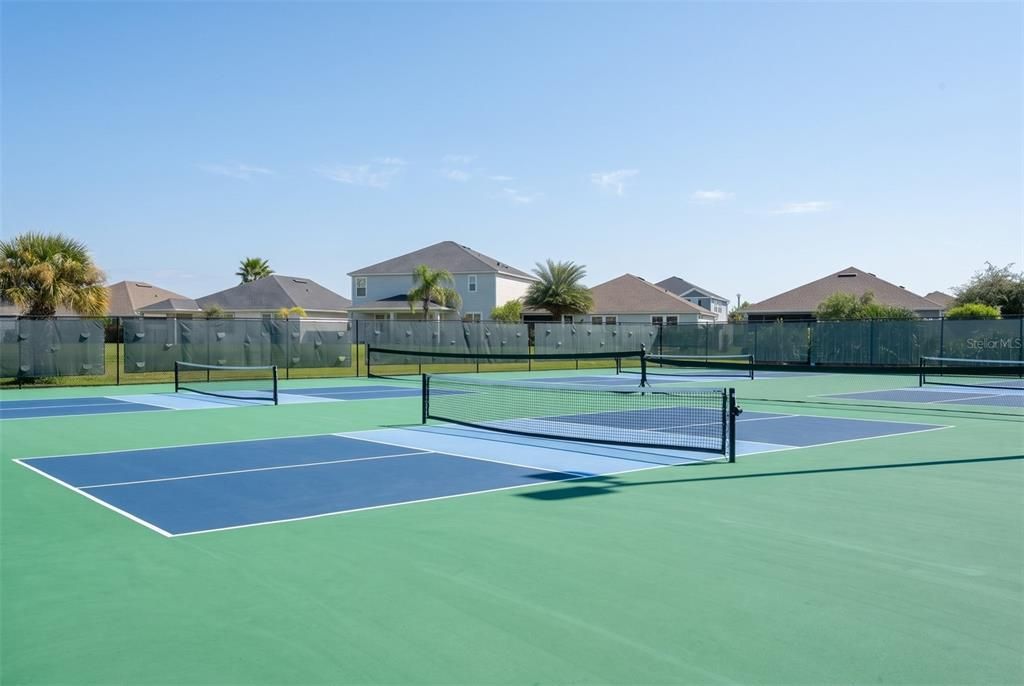 En Venta: $499,000 (4 camas, 2 baños, 2000 Pies cuadrados)