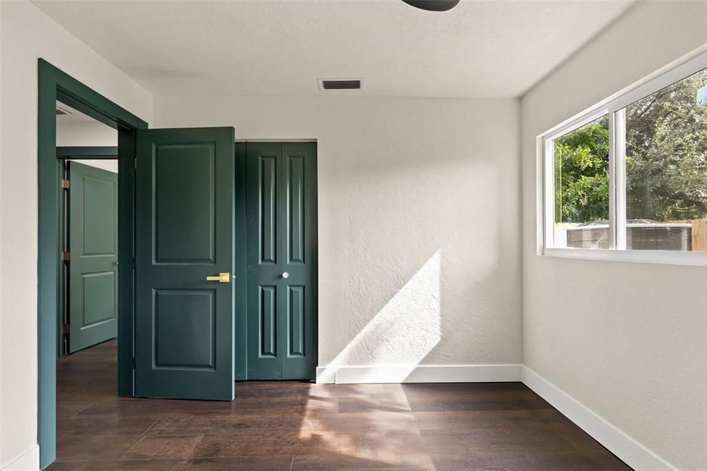 На продажу: $349,900 (3 спален, 1 ванн, 1068 Квадратных фут)