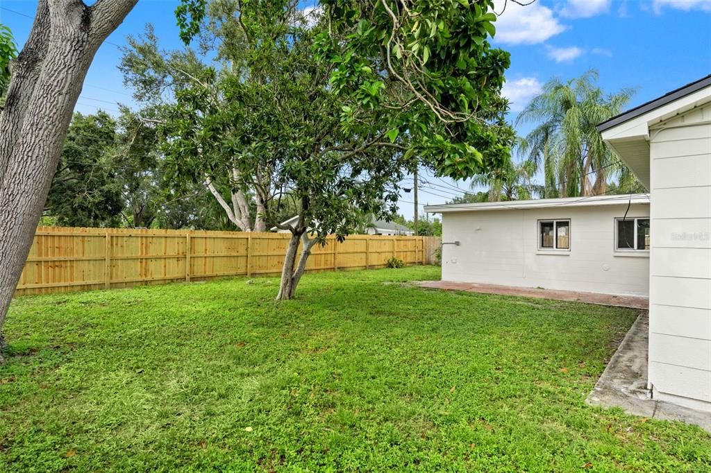 На продажу: $349,900 (3 спален, 1 ванн, 1068 Квадратных фут)