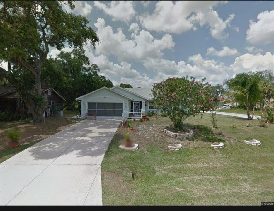 For Sale: $300,000 (3 beds, 2 baths, 1405 Square Feet)