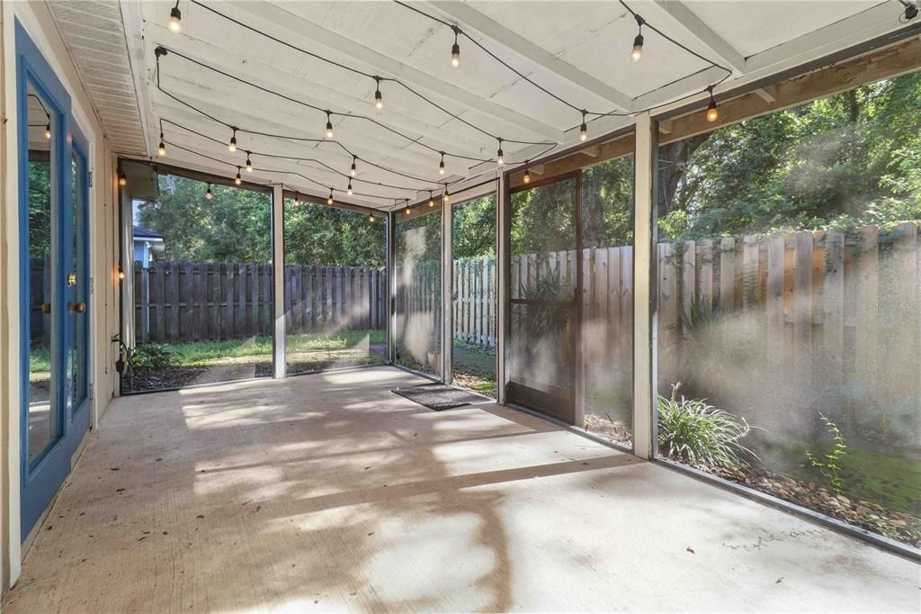 For Rent: $2,200 (2 beds, 2 baths, 1154 Square Feet)
