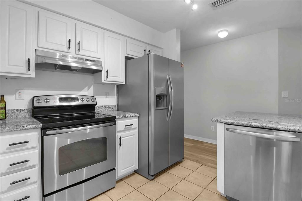 For Rent: $2,200 (2 beds, 2 baths, 1154 Square Feet)
