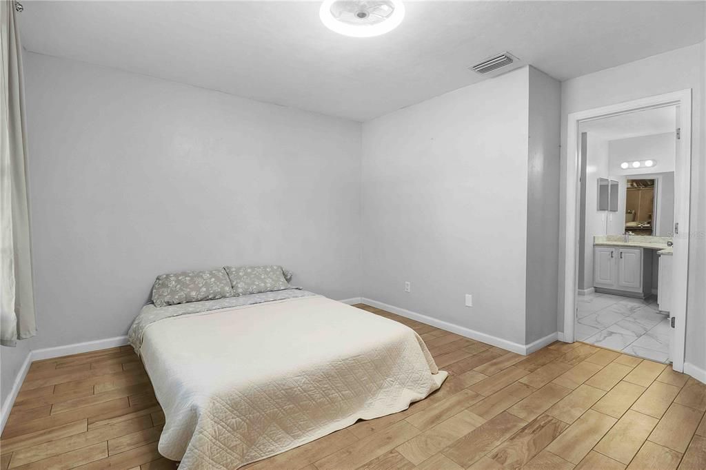 For Rent: $2,200 (2 beds, 2 baths, 1154 Square Feet)