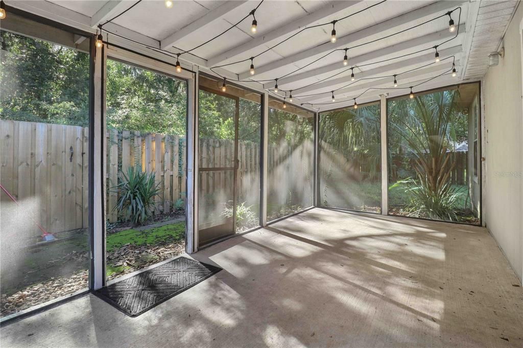 For Rent: $2,200 (2 beds, 2 baths, 1154 Square Feet)