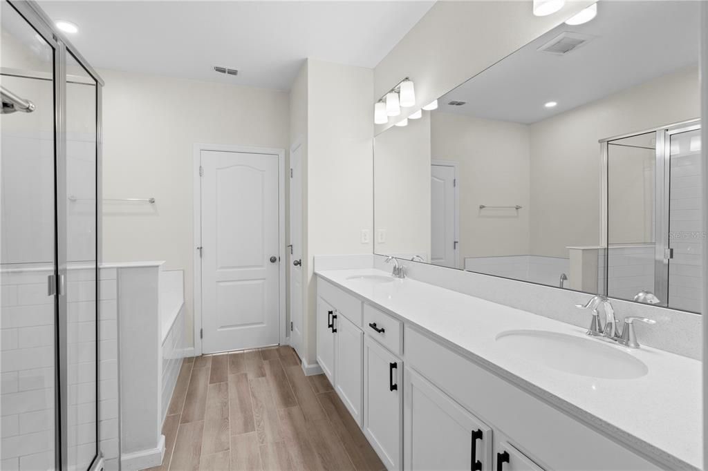 En Venta: $388,000 (3 camas, 2 baños, 1666 Pies cuadrados)