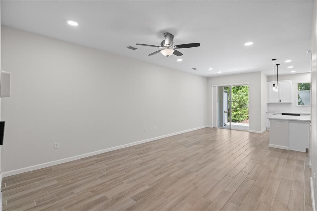 En Venta: $388,000 (3 camas, 2 baños, 1666 Pies cuadrados)