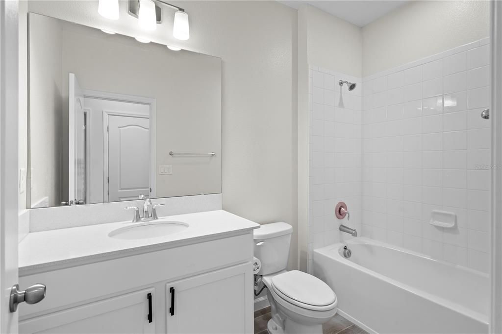 En Venta: $388,000 (3 camas, 2 baños, 1666 Pies cuadrados)