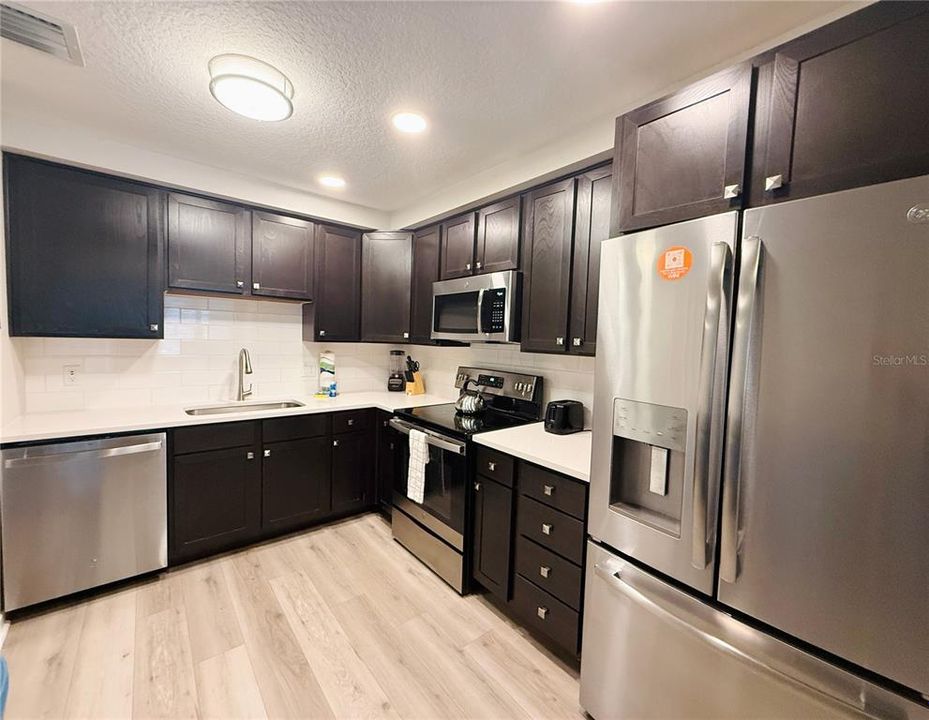 For Sale: $545,000 (3 beds, 2 baths, 1145 Square Feet)