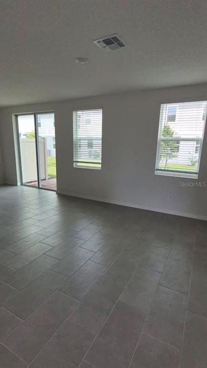 В аренду: $2,400 (3 спален, 2 ванн, 1566 Квадратных фут)