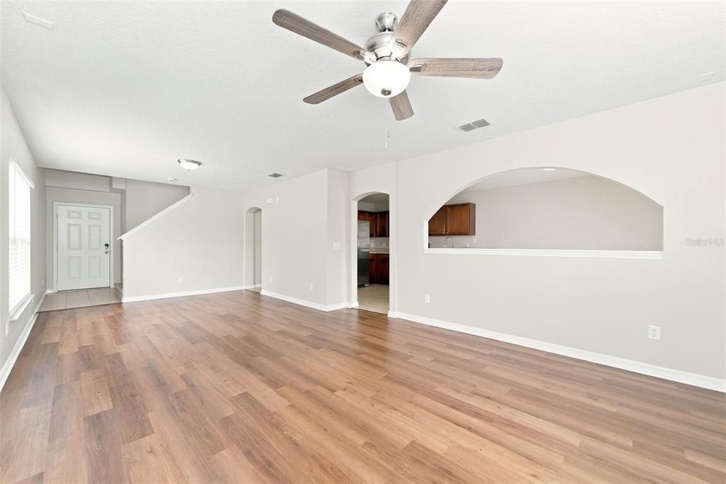 For Sale: $429,900 (3 beds, 2 baths, 1698 Square Feet)
