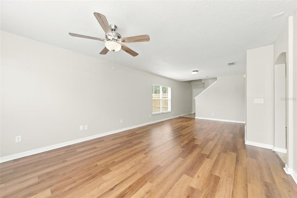 For Sale: $429,900 (3 beds, 2 baths, 1698 Square Feet)