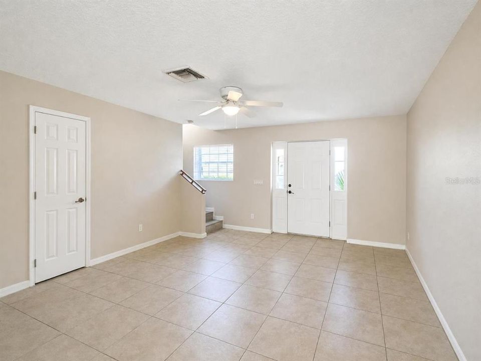 For Rent: $1,750 (3 beds, 2 baths, 2936 Square Feet)