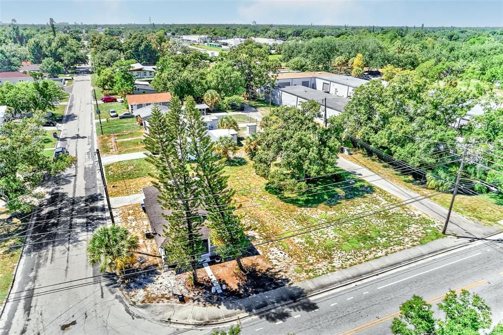 На продажу: $291,000 (2 спален, 1 ванн, 912 Квадратных фут)