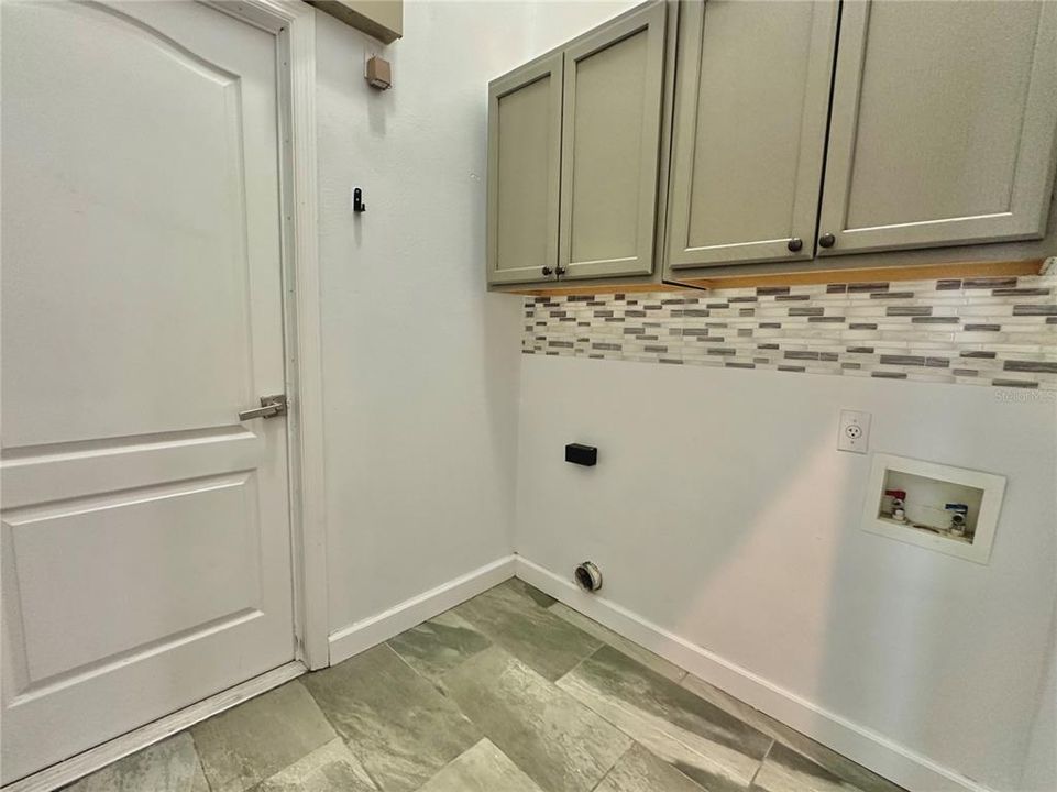 En Renta: $2,680 (4 camas, 3 baños, 1944 Pies cuadrados)