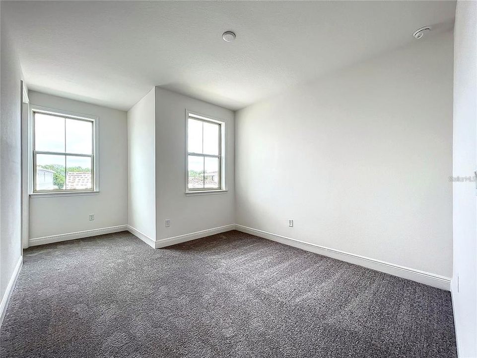 For Rent: $3,450 (3 beds, 3 baths, 2175 Square Feet)