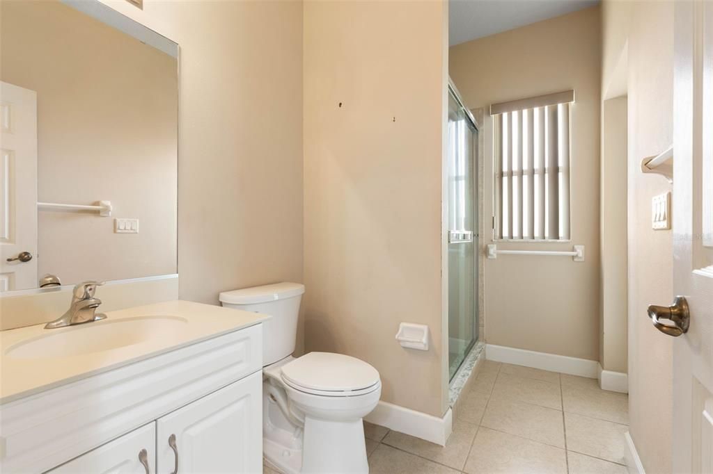 En Venta: $329,900 (3 camas, 2 baños, 2040 Pies cuadrados)