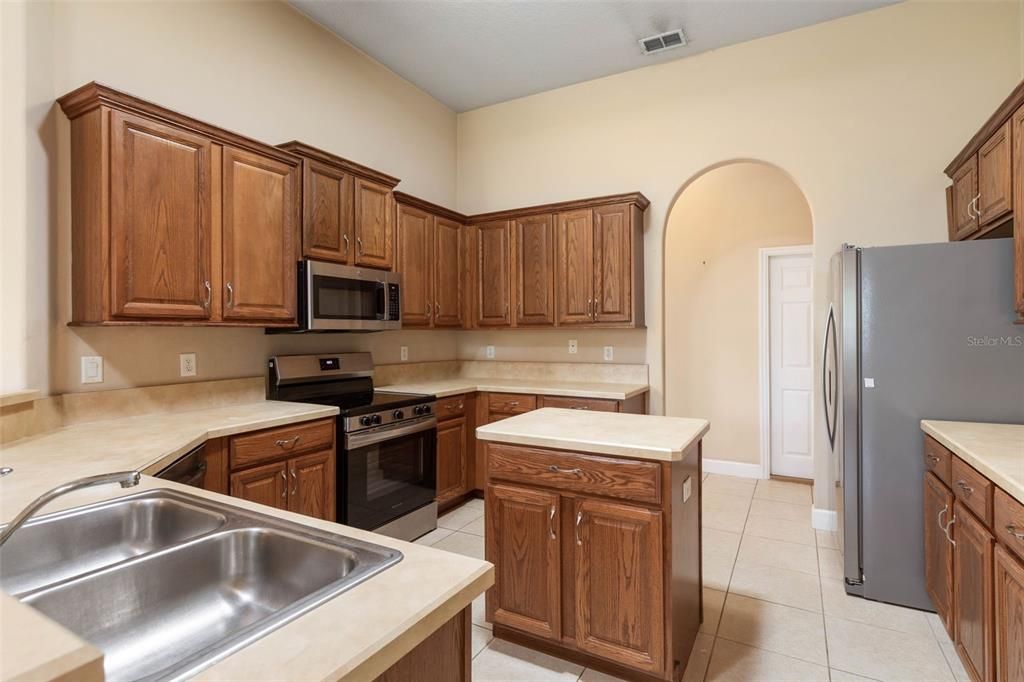En Venta: $329,900 (3 camas, 2 baños, 2040 Pies cuadrados)