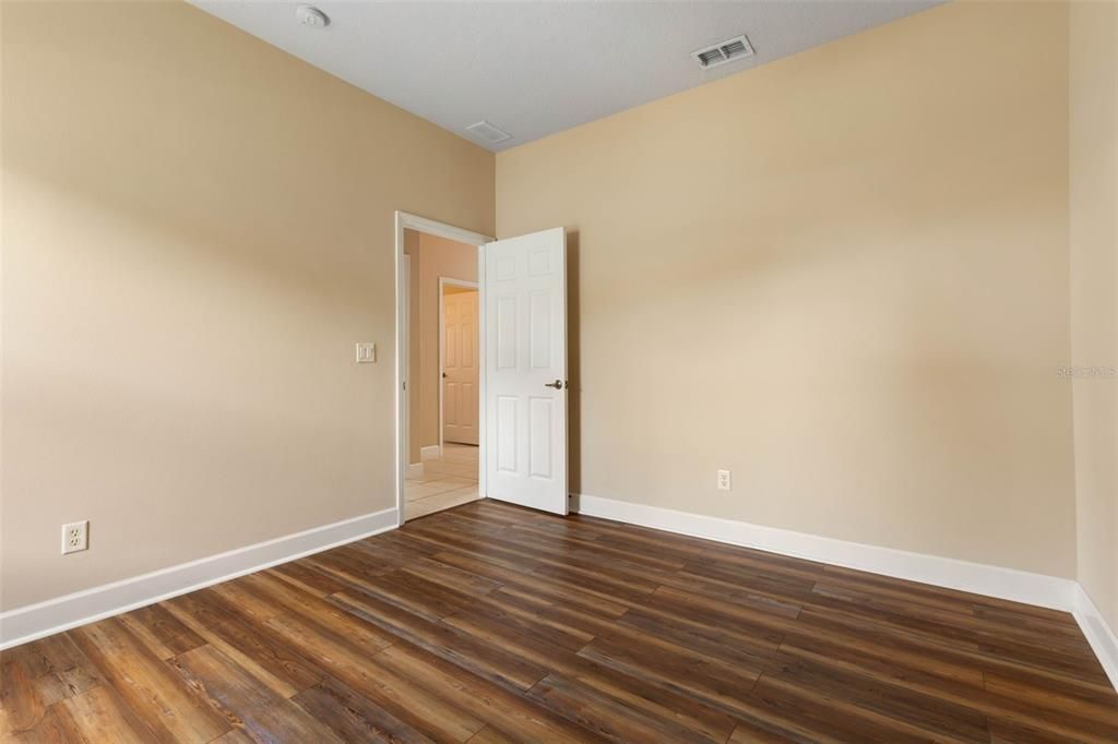 En Venta: $329,900 (3 camas, 2 baños, 2040 Pies cuadrados)