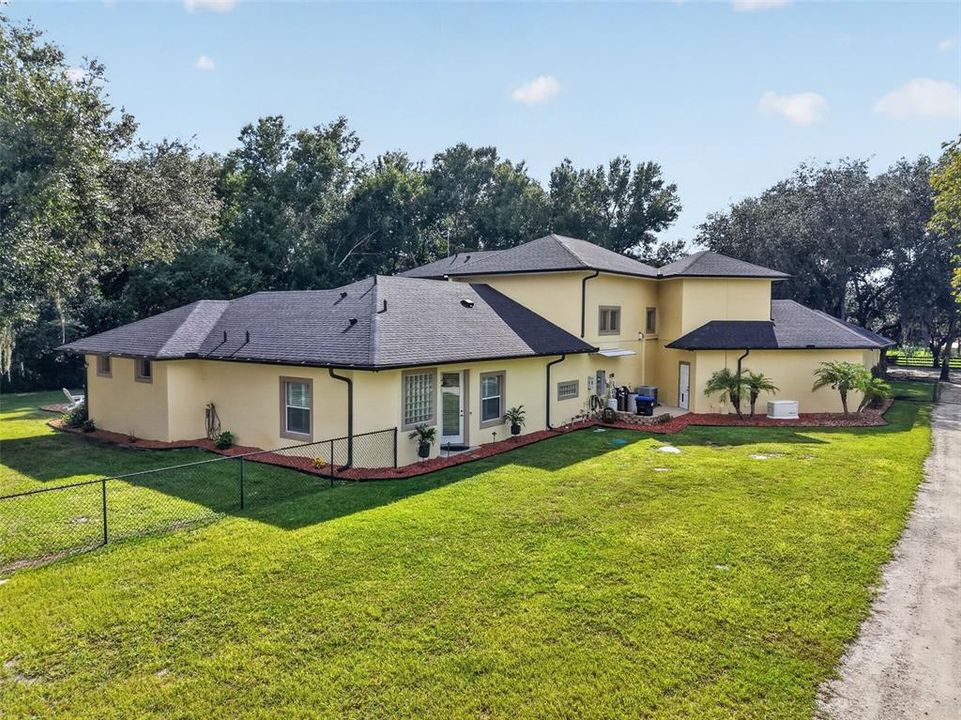 En Venta: $979,000 (4 camas, 3 baños, 3202 Pies cuadrados)