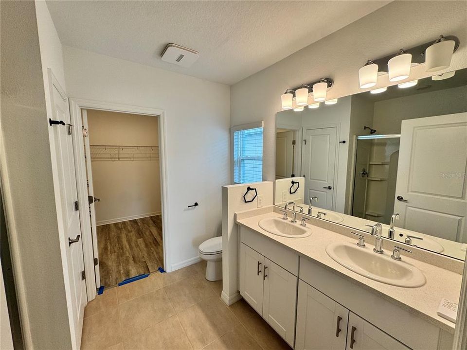 For Rent: $1,900 (3 beds, 2 baths, 1511 Square Feet)