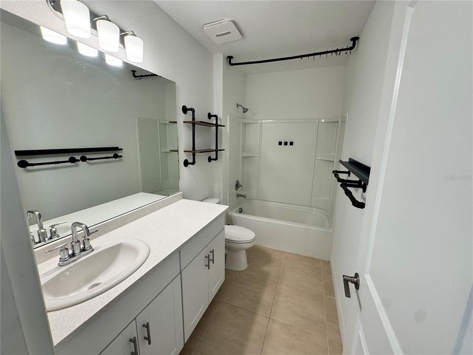 For Rent: $1,900 (3 beds, 2 baths, 1511 Square Feet)