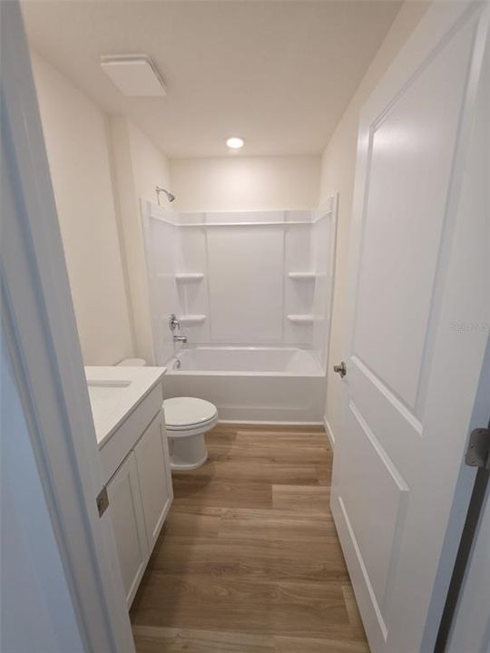 For Rent: $2,000 (3 beds, 2 baths, 1672 Square Feet)