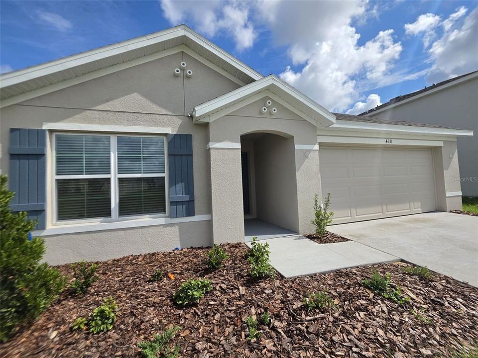 For Rent: $2,000 (3 beds, 2 baths, 1672 Square Feet)