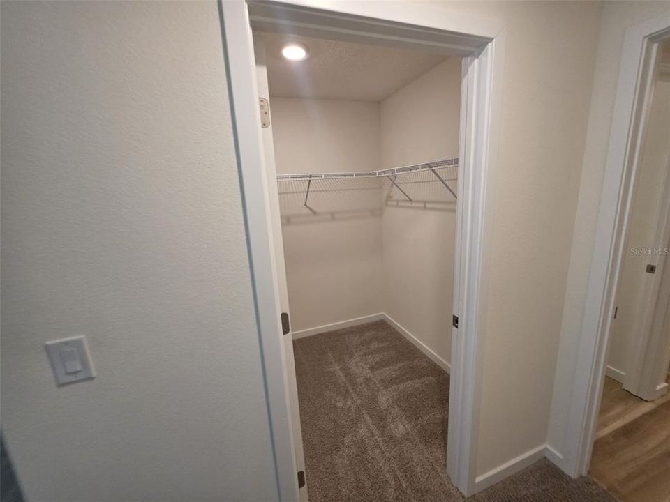 For Rent: $2,000 (3 beds, 2 baths, 1672 Square Feet)