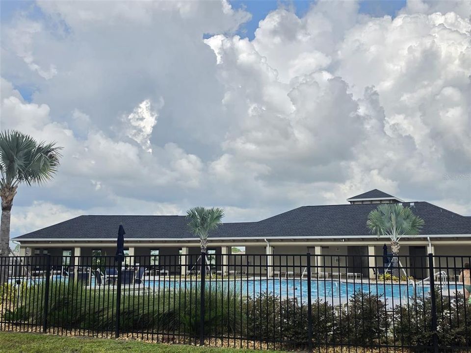 For Rent: $2,000 (3 beds, 2 baths, 1672 Square Feet)