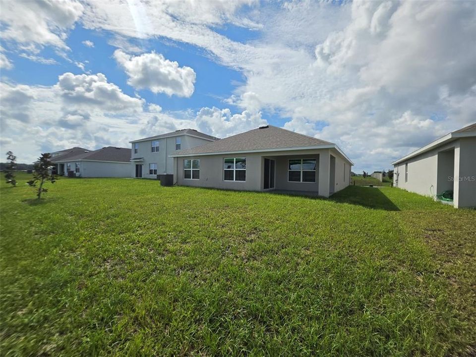 For Rent: $2,000 (3 beds, 2 baths, 1672 Square Feet)