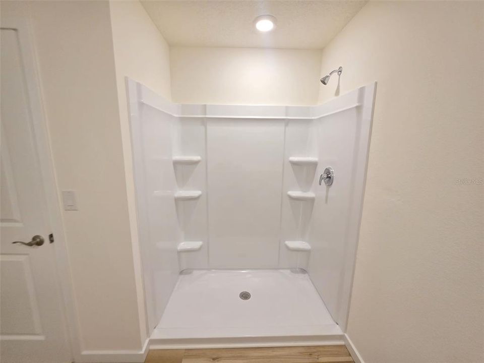 For Rent: $2,000 (3 beds, 2 baths, 1672 Square Feet)
