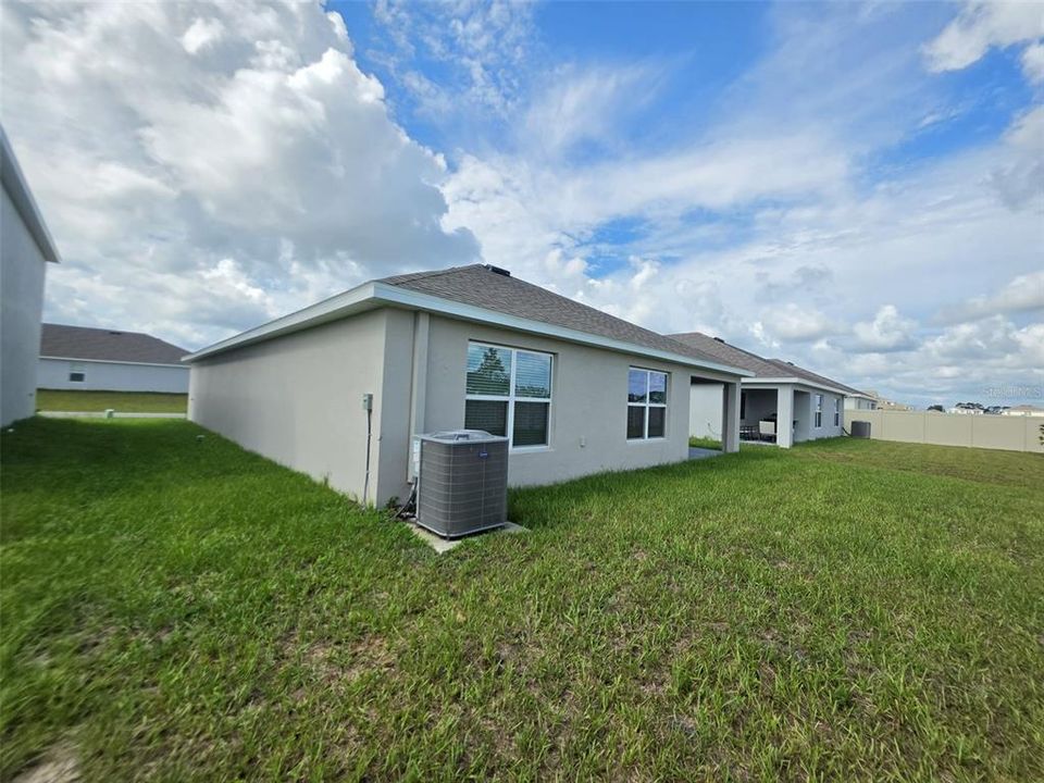 For Rent: $2,000 (3 beds, 2 baths, 1672 Square Feet)
