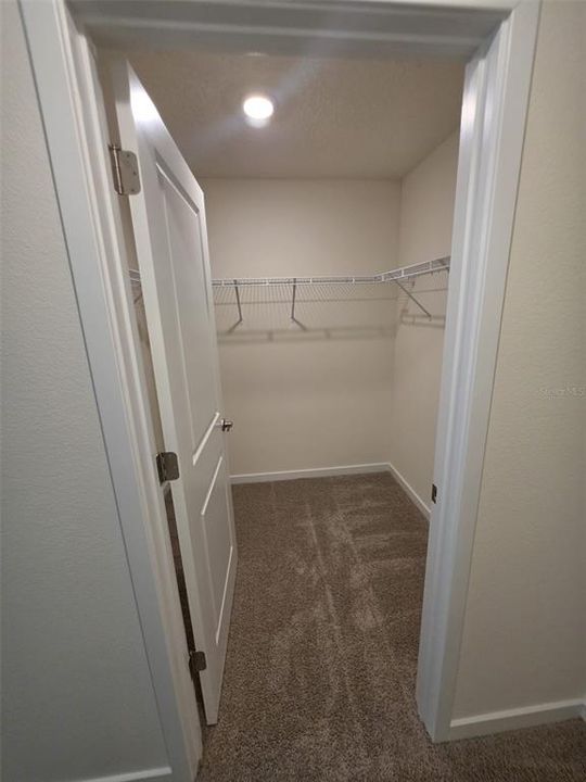 For Rent: $2,000 (3 beds, 2 baths, 1672 Square Feet)