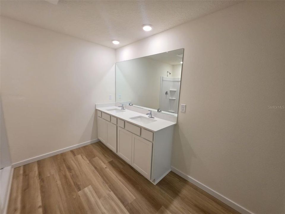 For Rent: $2,000 (3 beds, 2 baths, 1672 Square Feet)