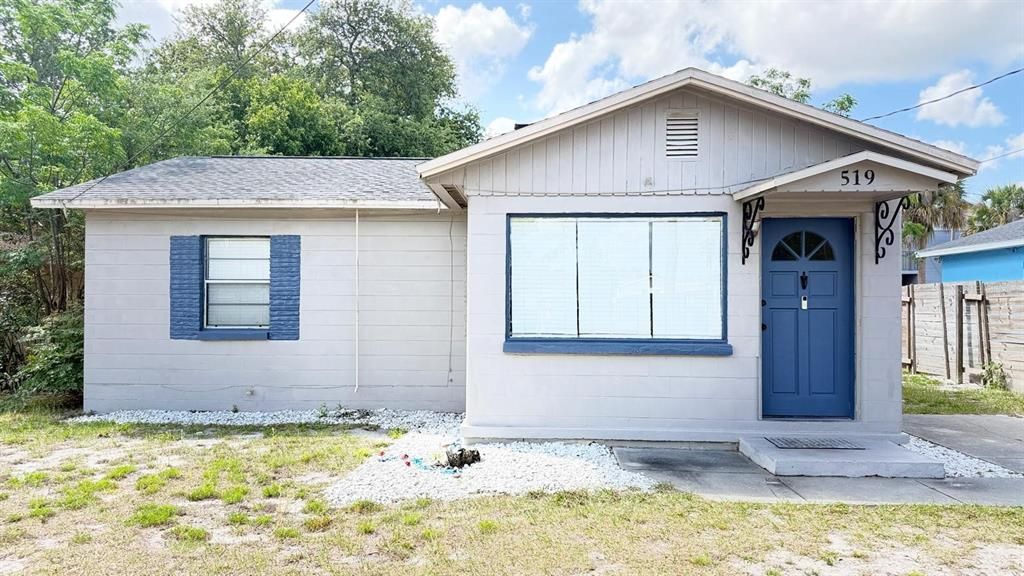 For Sale: $187,500 (2 beds, 1 baths, 923 Square Feet)
