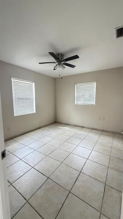 For Sale: $187,500 (2 beds, 1 baths, 923 Square Feet)