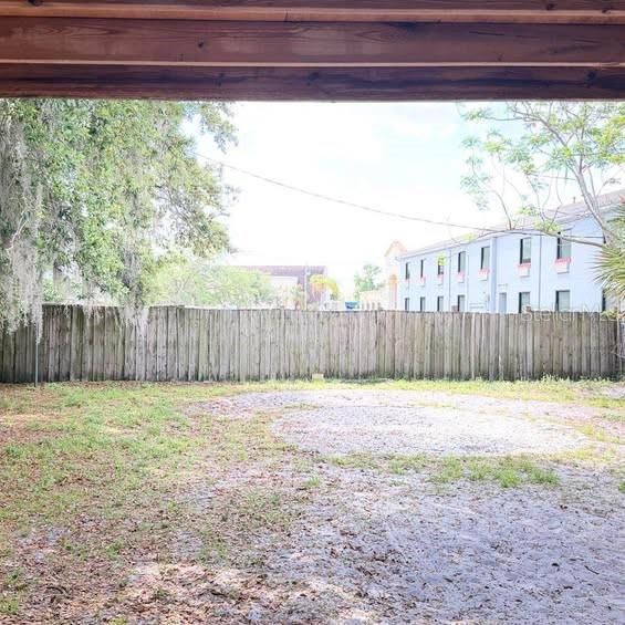 For Sale: $187,500 (2 beds, 1 baths, 923 Square Feet)