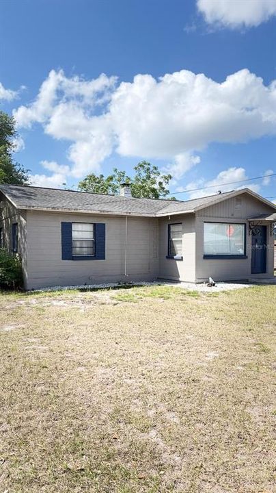 For Sale: $187,500 (2 beds, 1 baths, 923 Square Feet)