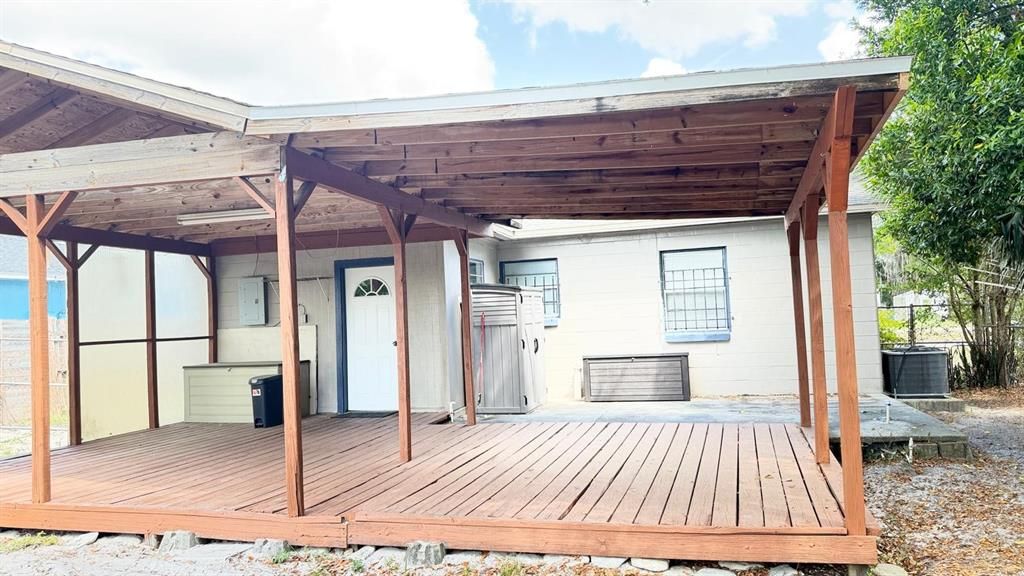For Sale: $187,500 (2 beds, 1 baths, 923 Square Feet)