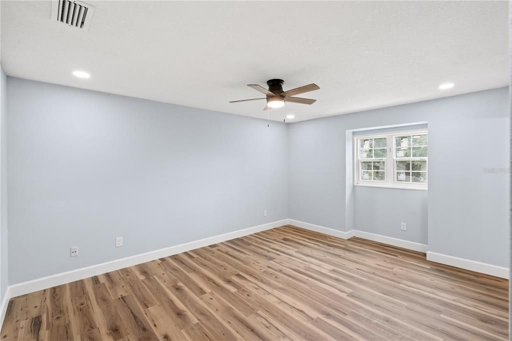 For Sale: $625,000 (5 beds, 3 baths, 2338 Square Feet)