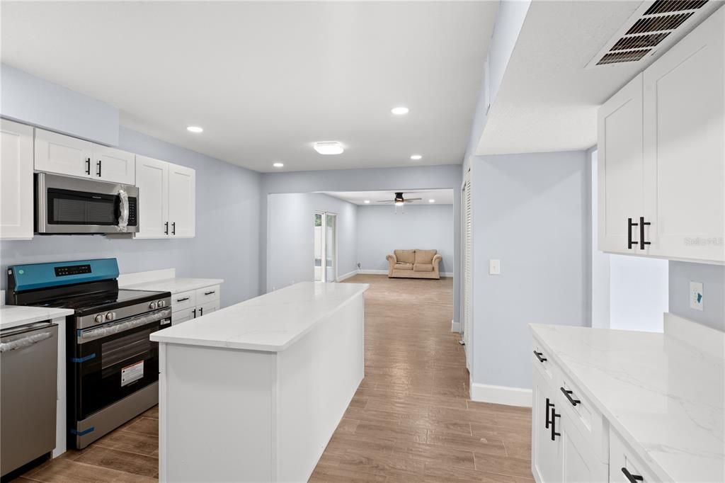 For Sale: $625,000 (5 beds, 3 baths, 2338 Square Feet)