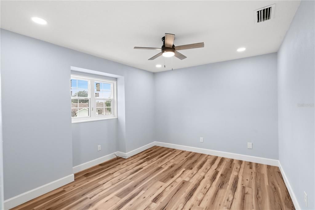 For Sale: $625,000 (5 beds, 3 baths, 2338 Square Feet)