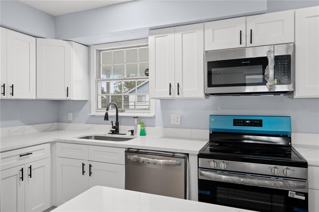 For Sale: $625,000 (5 beds, 3 baths, 2338 Square Feet)